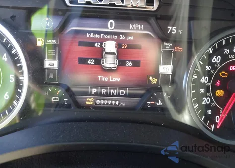 2021 Ram 1500 Laramie 4X4 5'7 Box z USA, uszkodzony, nr VIN 1C6SRFJT4MN738300